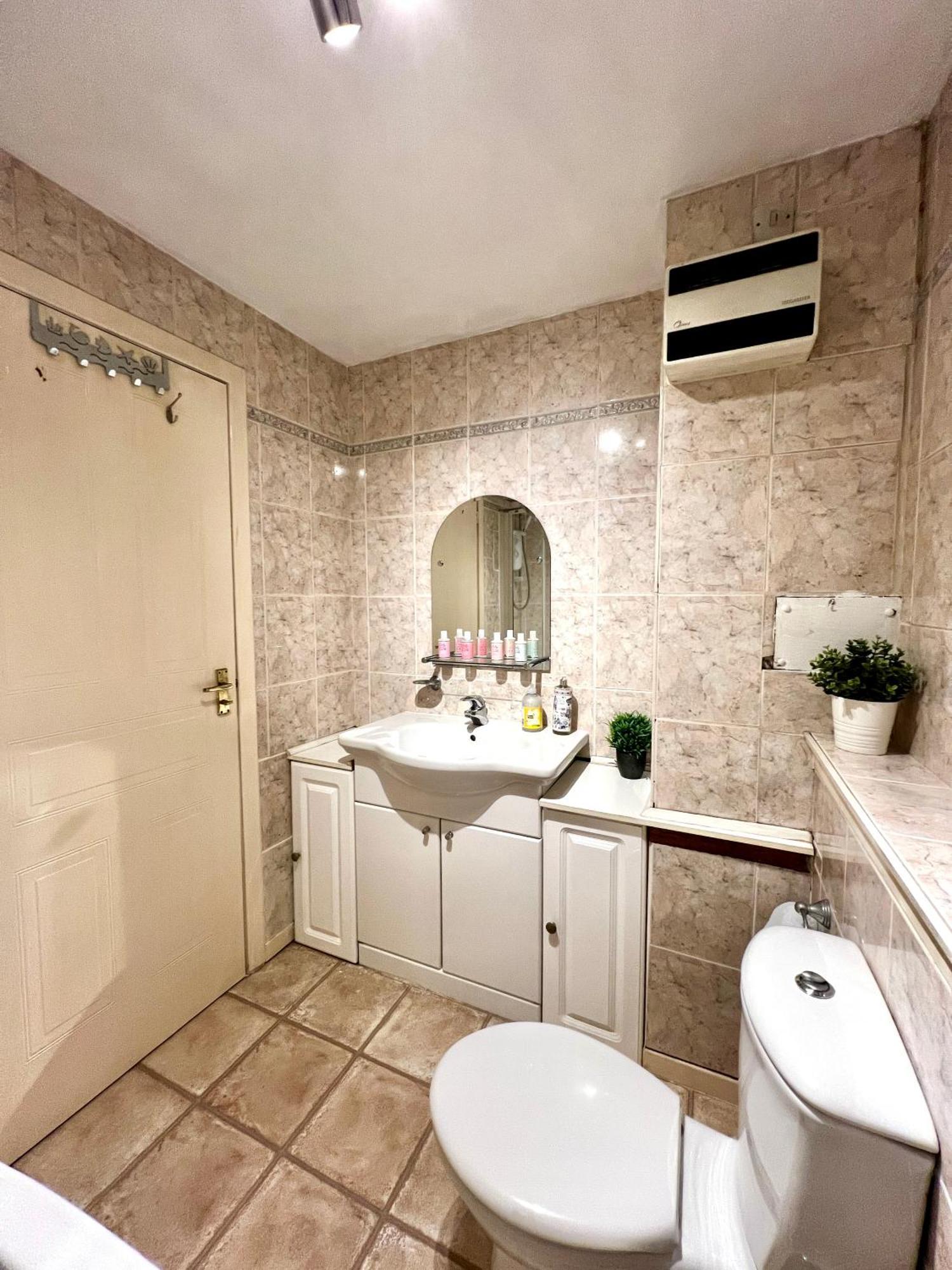 شقة Ground Floor Flat With Free Parking & Wifi غلاسغو المظهر الخارجي الصورة