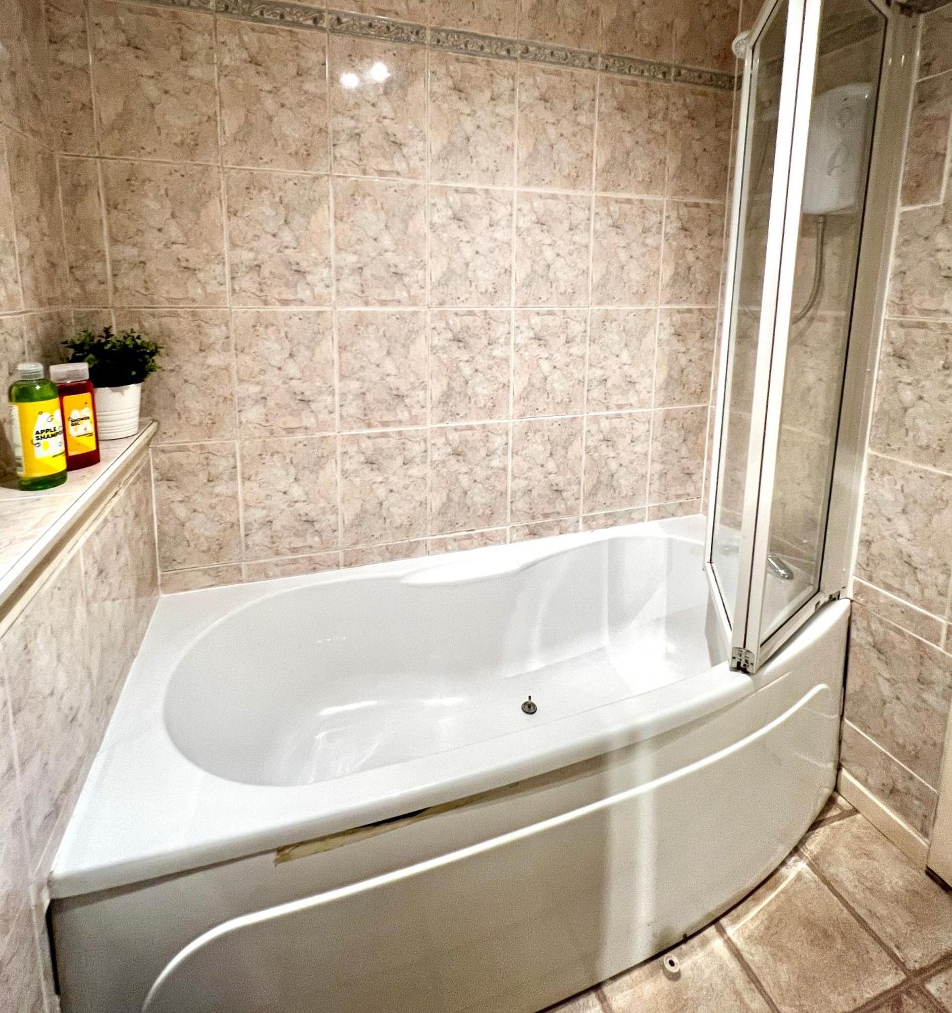 شقة Ground Floor Flat With Free Parking & Wifi غلاسغو المظهر الخارجي الصورة