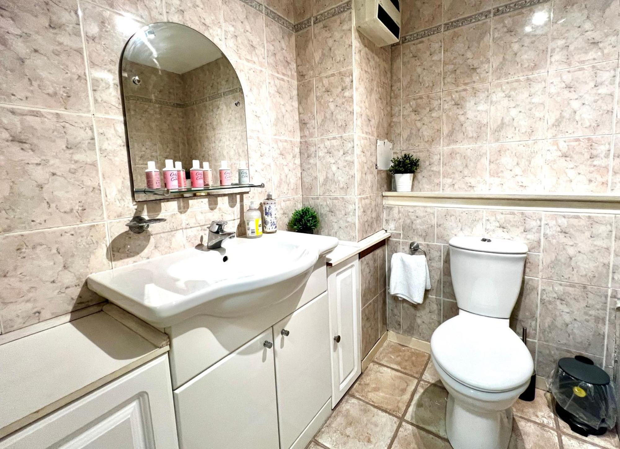 شقة Ground Floor Flat With Free Parking & Wifi غلاسغو المظهر الخارجي الصورة