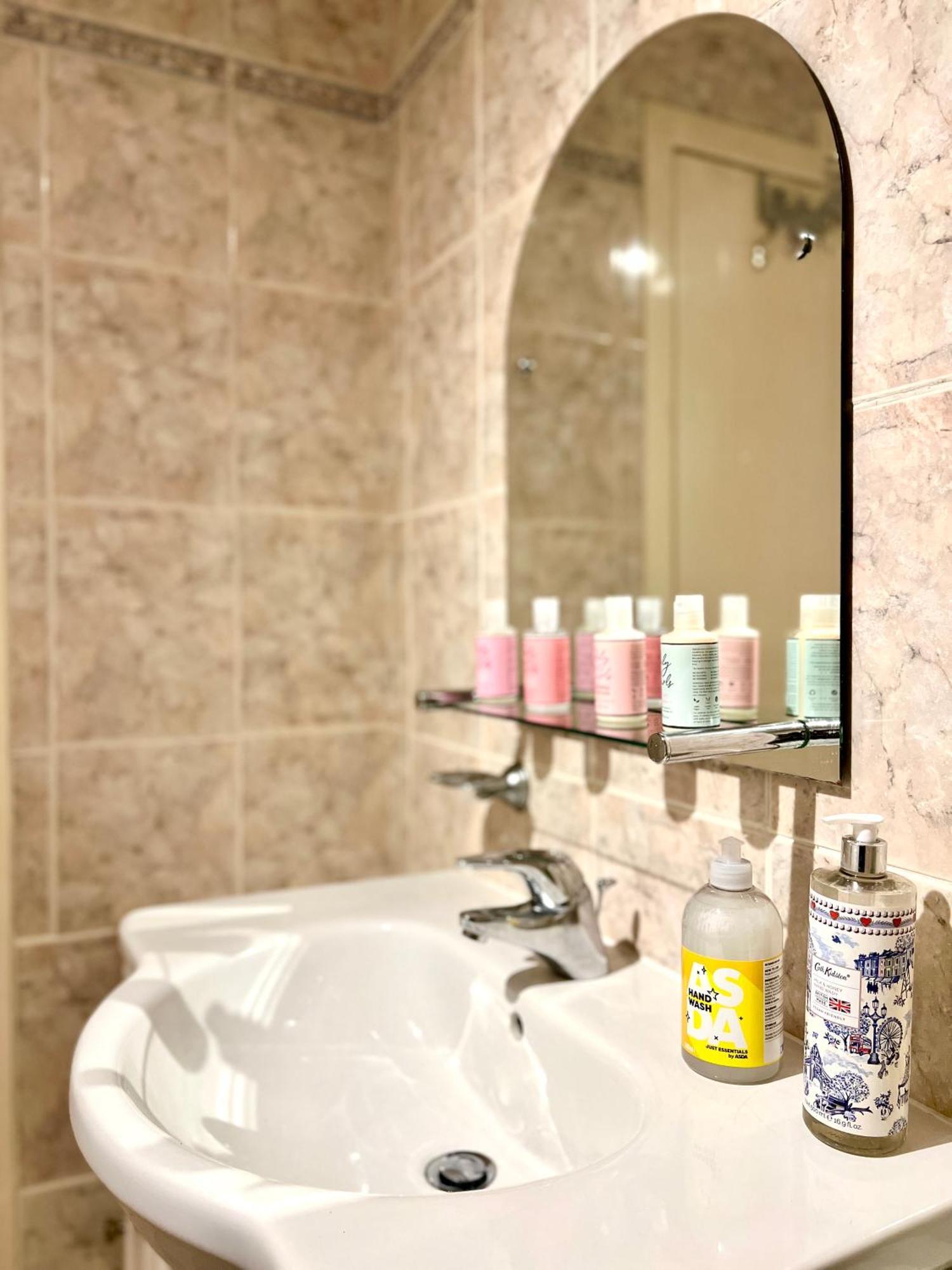 شقة Ground Floor Flat With Free Parking & Wifi غلاسغو المظهر الخارجي الصورة